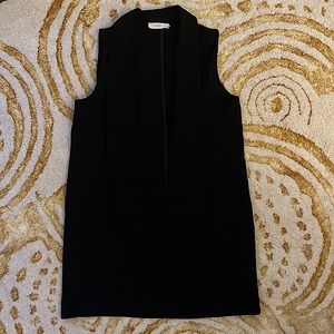 Black sleeveless vest
